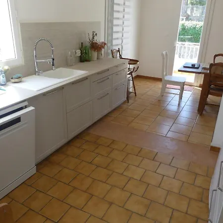 Maison De Famille, 5mn Du Vieux Port, Calme Absolu *